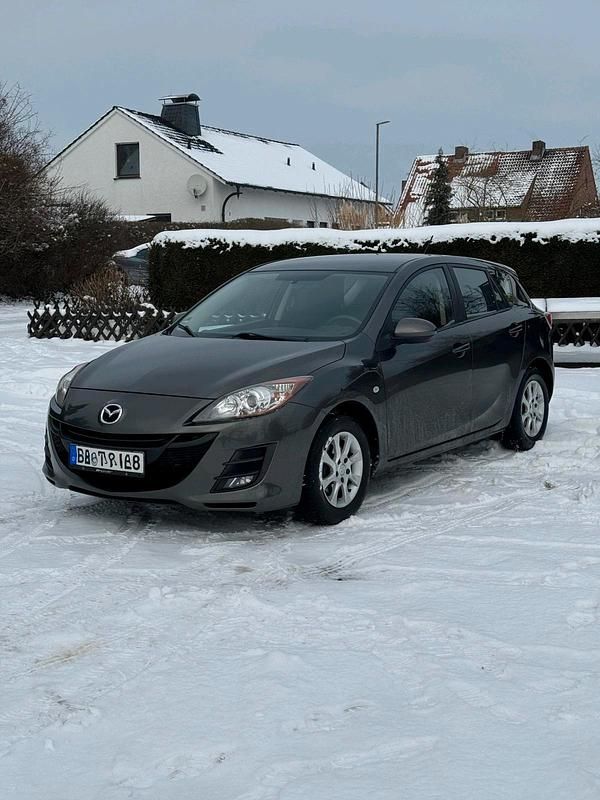 Grau Gebraucht 2010 Mazda 3 Kleinwagen | 4.399 € (Fairer Preis) - Bild 1/4