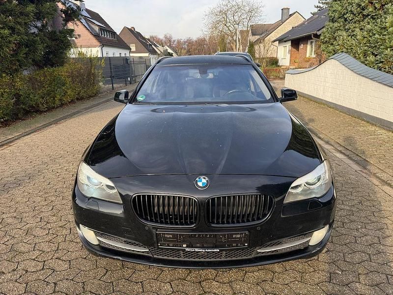 Gebraucht BMW 520 Sport Line 184 PS (135 kW) 2013 Schwarz Limousine