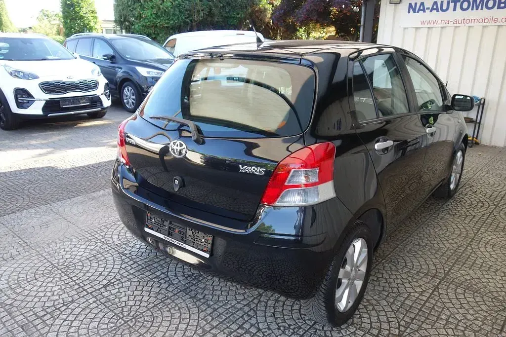 Gebraucht Toyota Yaris Cool 69 PS (50 kW) 2011 Schwarz Kleinwagen