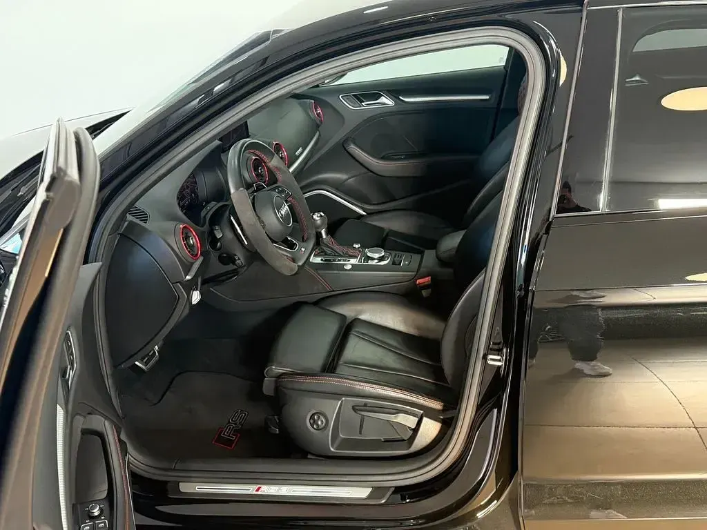 Gebraucht Audi RS3 Sport 400 PS (294 kW) 2019 Schwarz Limousine