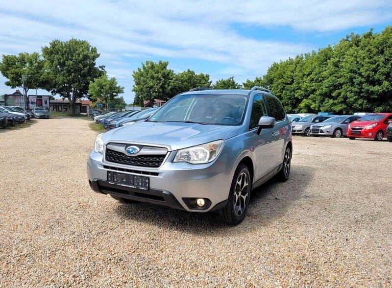 Grau Gebraucht 2014 Subaru Forester Premium SUV | 13.980 € (Etwas zu teuer) - Bild 1/4
