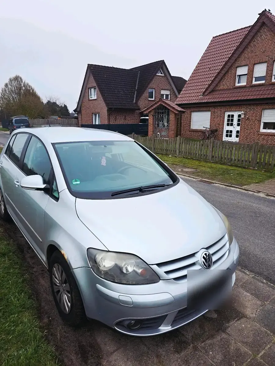 Second-hand VW Golf IV 75 CP (55 kW) 2005 Argintiu Hatchback
