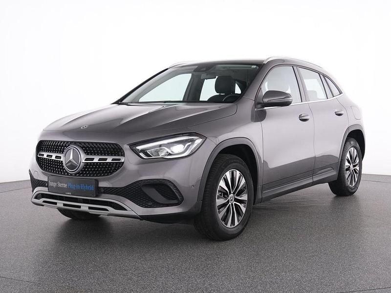 Gebraucht Mercedes GLA250 Style 218 PS (160 kW) 2022 Grau SUV