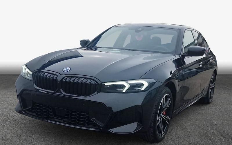 Neu BMW 330e Basis 292 PS (214 kW) 2025 Saphirschwarz metallic Limousine