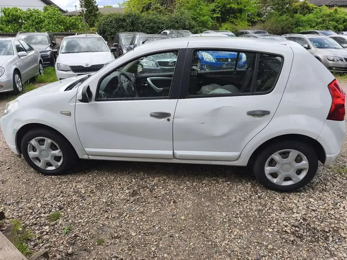 Gebraucht Dacia Sandero Lauréate 87 PS (63 kW) 2008 Weiß Kleinwagen