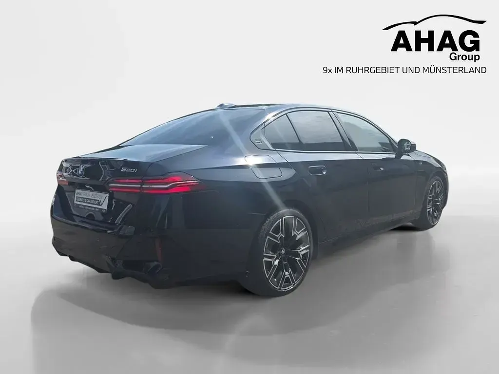 Gebraucht BMW 520 Comfort Edition 208 PS (152 kW) 2025 M carbonschwarz Limousine