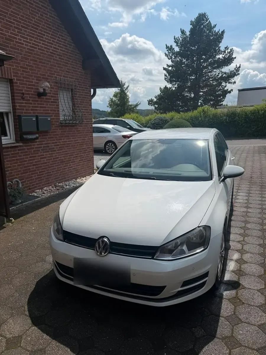 Gebraucht VW Golf VII 105 PS (77 kW) 2015 Weiß Limousine