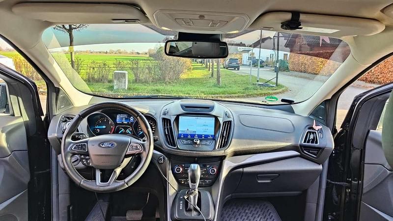 Gebraucht Ford Kuga Vignale 179 PS (131 kW) 2019 Schwarz SUV