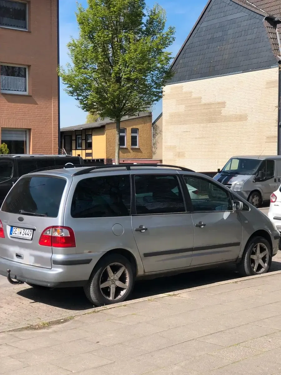 Usata Ford Galaxy 132 CV (97 kW) 2004 Argento Monovolume