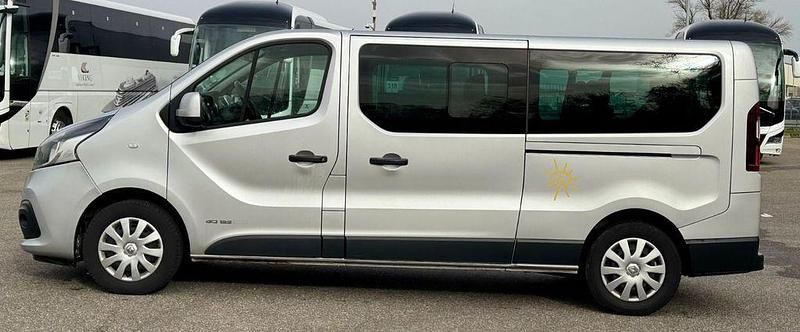 Gebraucht Renault Trafic 125 PS (91 kW) 2015 Silber Van / Kleinbus