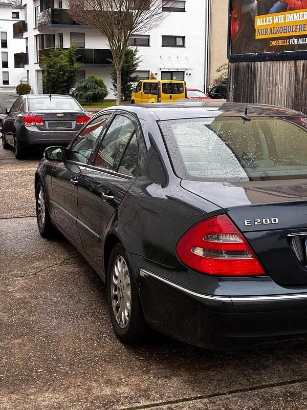 Gebraucht Mercedes E200 122 PS (89 kW) 2005 Schwarz Limousine