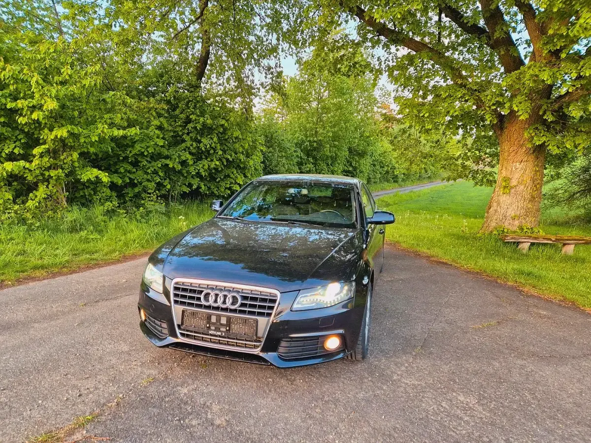 Gebraucht Audi A4 124 PS (91 kW) 2013 Schwarz Limousine