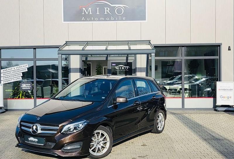 Gebraucht Mercedes B220 184 PS (135 kW) 2017 Braun Van / Kleinbus