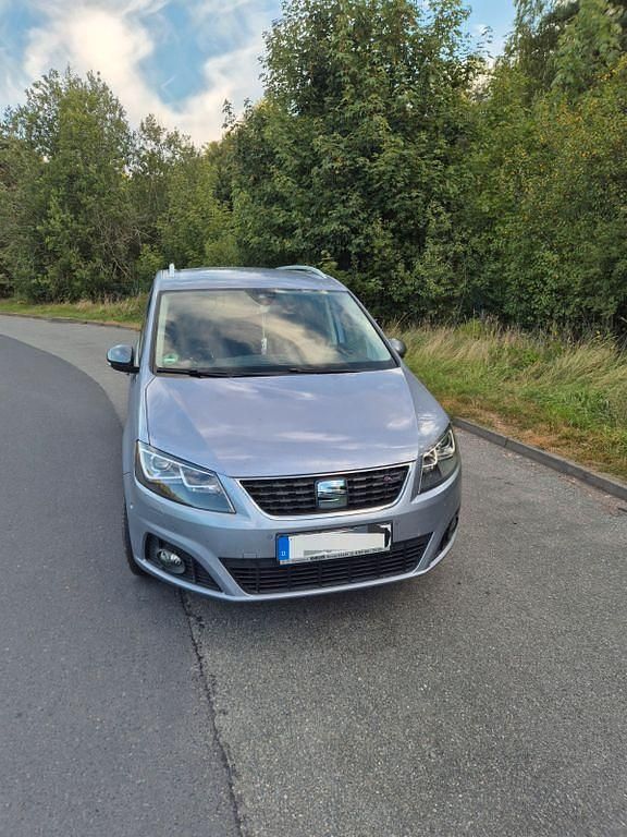 Silber Gebraucht 2020 Seat Alhambra FR Van / Kleinbus | 29.000 € (Fairer Preis) - Bild 1/4