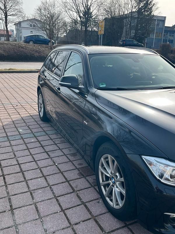 Używany BMW 320 184 KM (135 kW) 2012 Czarny Kombi