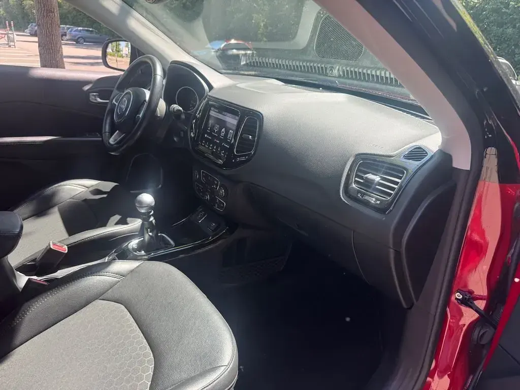 Gebraucht Jeep Compass Longitude 120 PS (88 kW) 2019 Rot SUV