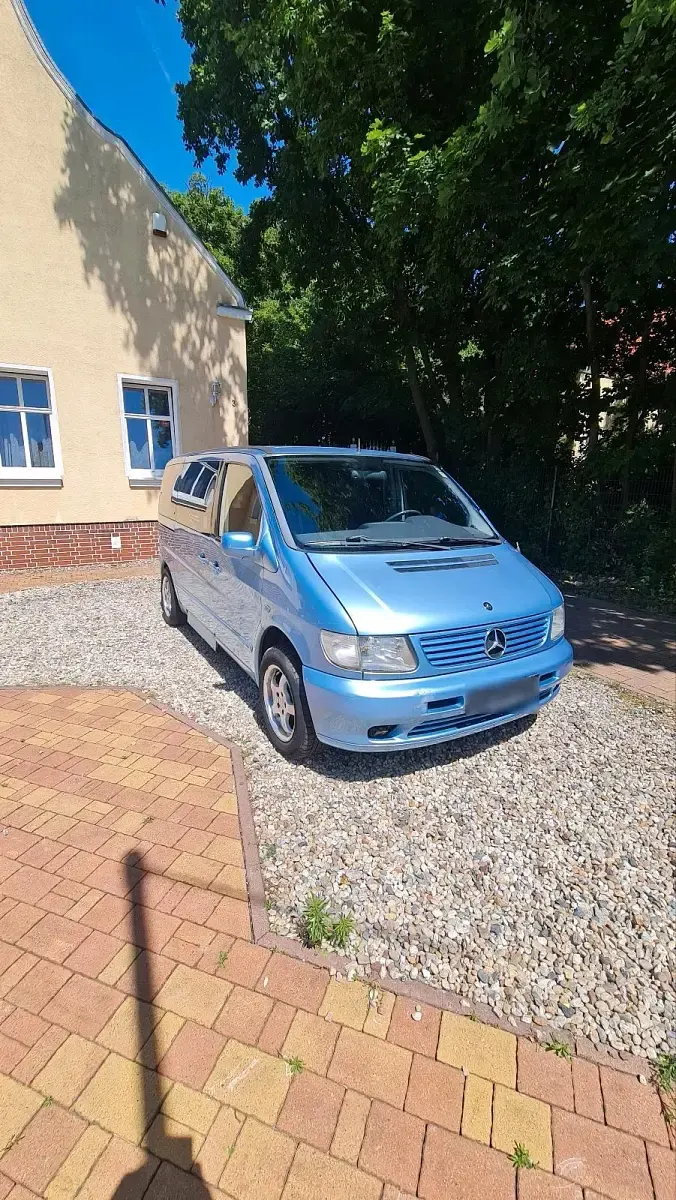 Gebraucht Mercedes V220 163 PS (119 kW) 2026 Blau Van / Kleinbus