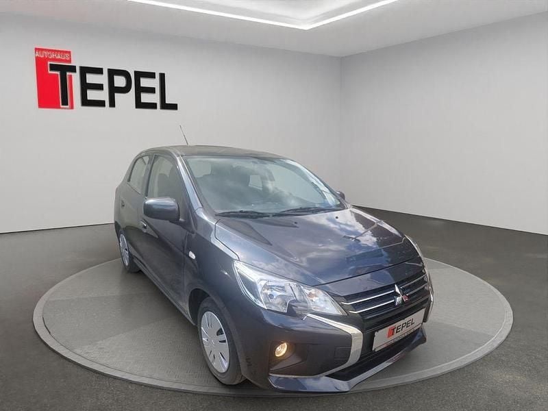 Grau Neu 2025 Mitsubishi Space Star Plus Limousine | 14.690 € - Bild 1/4