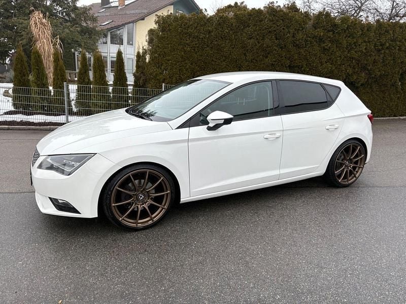 Second-hand Seat Leon Style 122 CP (89 kW) 2014 Alb Berlinǎ