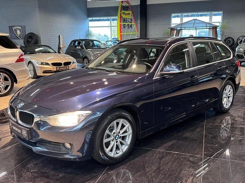 Blau Gebraucht 2013 BMW 316 Sport Line Kombi | 5.995 € (Guter Preis) - Bild 1/4