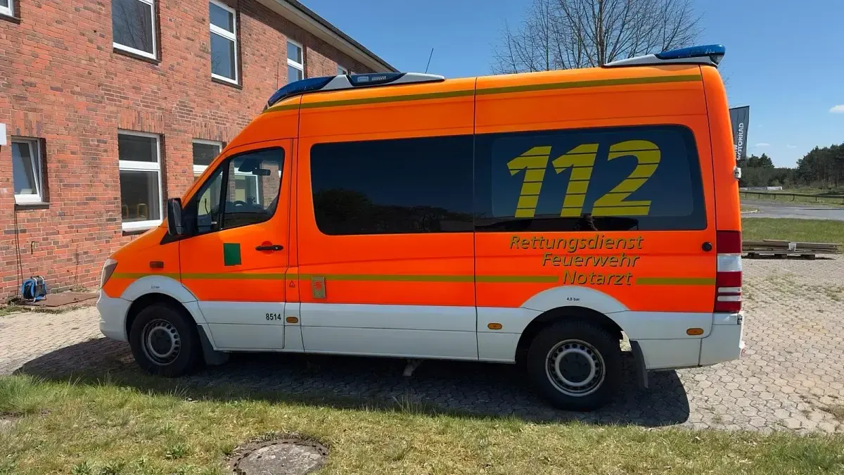 Gebraucht Mercedes 416 177 PS (130 kW) 2018 Weiß Van