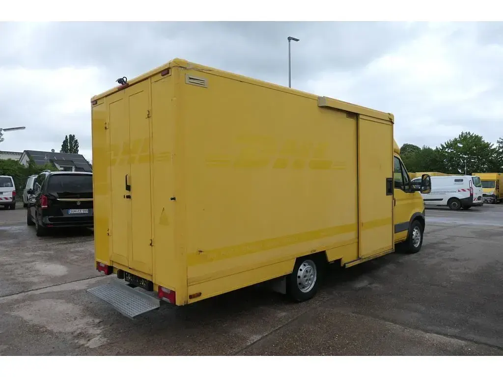 Gebraucht Iveco Daily 106 PS (77 kW) 2012 Gelb (metallic) Van