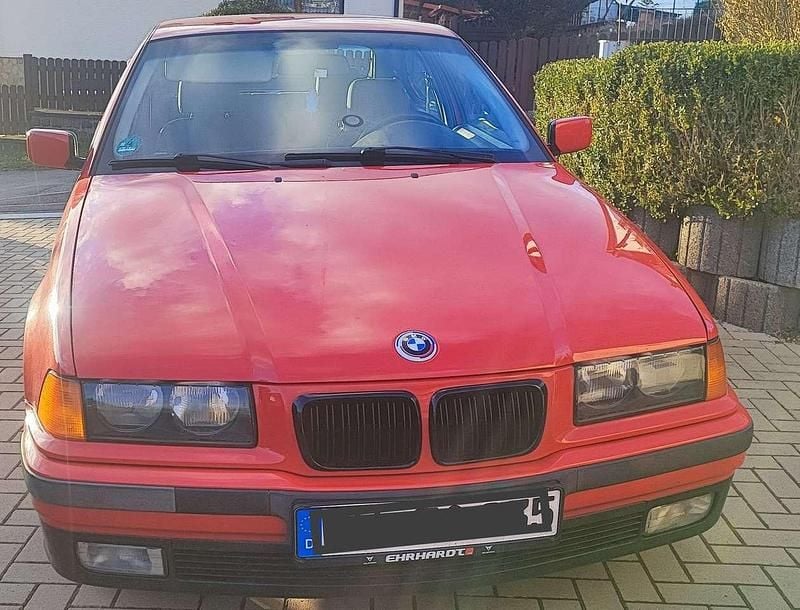 Gebraucht BMW 316 105 PS (77 kW) 1999 Rot Limousine