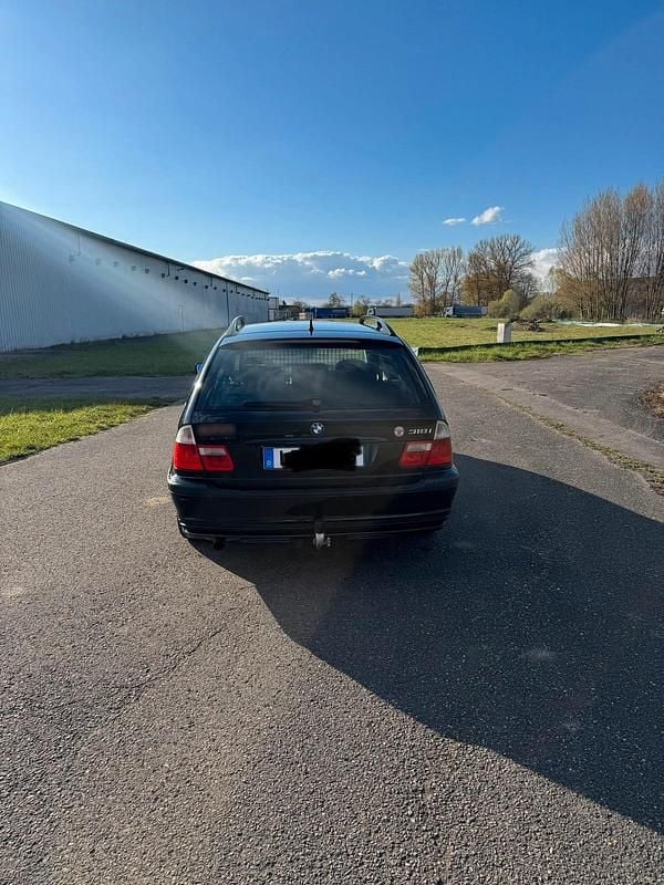 Gebraucht BMW 318 143 PS (105 kW) 2007 Schwarz Kombi