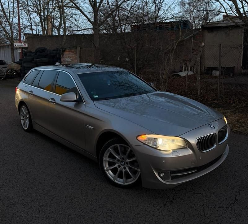 Gebraucht BMW 530 245 PS (180 kW) 2010 Grau Kombi