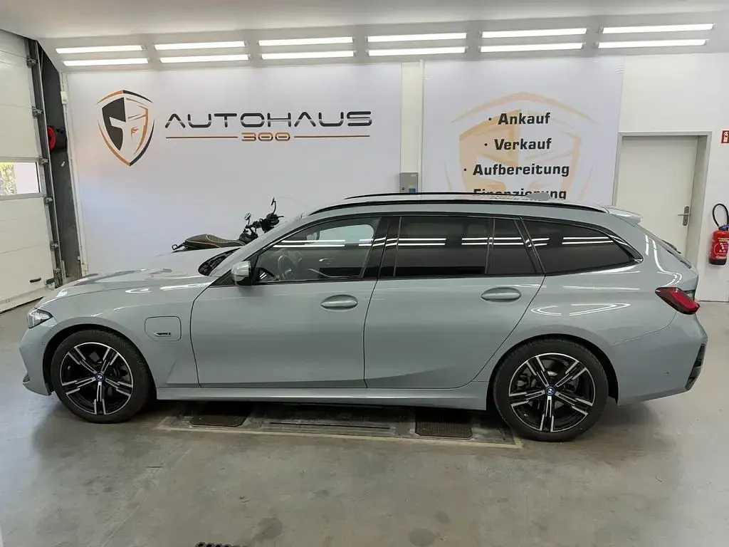 Gebraucht BMW 320e M Sport 163 PS (119 kW) 2022 Grau Kombi