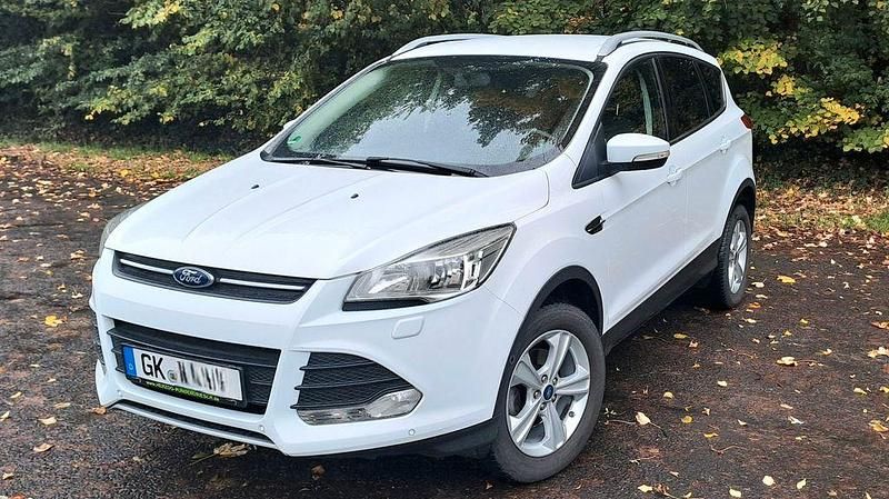 Gebraucht Ford Kuga Trend 150 PS (110 kW) 2014 Weiß SUV