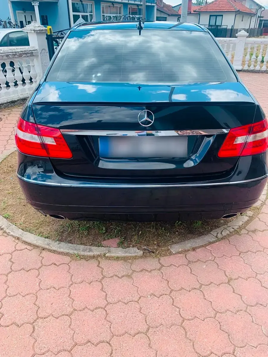 Gebraucht Mercedes E350 231 PS (169 kW) 2009 Schwarz Limousine