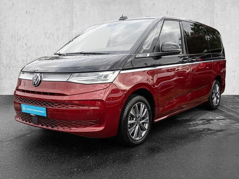 Gebraucht VW Multivan Life 150 PS (110 kW) 2023 Deep black perleffekt/ fortana Van