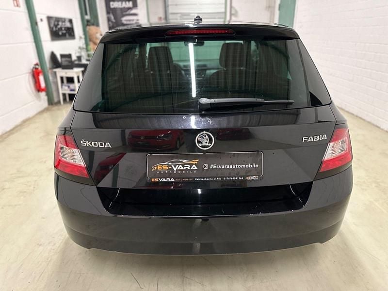 Gebraucht Skoda Fabia Ambition 90 PS (66 kW) 2015 Schwarz Kleinwagen