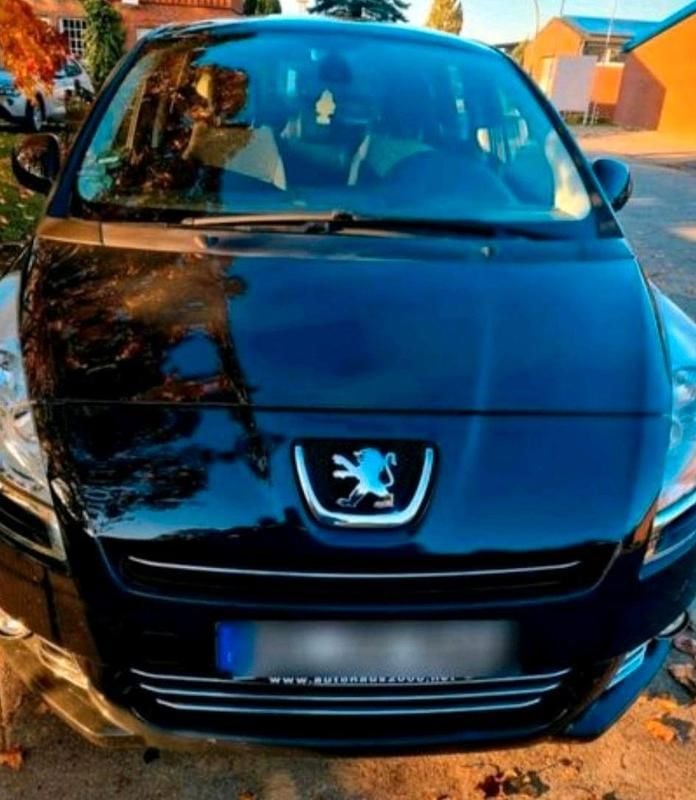 Blau Gebraucht 2010 Peugeot 5008 Van / Kleinbus | 3.222 € (Fairer Preis) - Bild 1/4