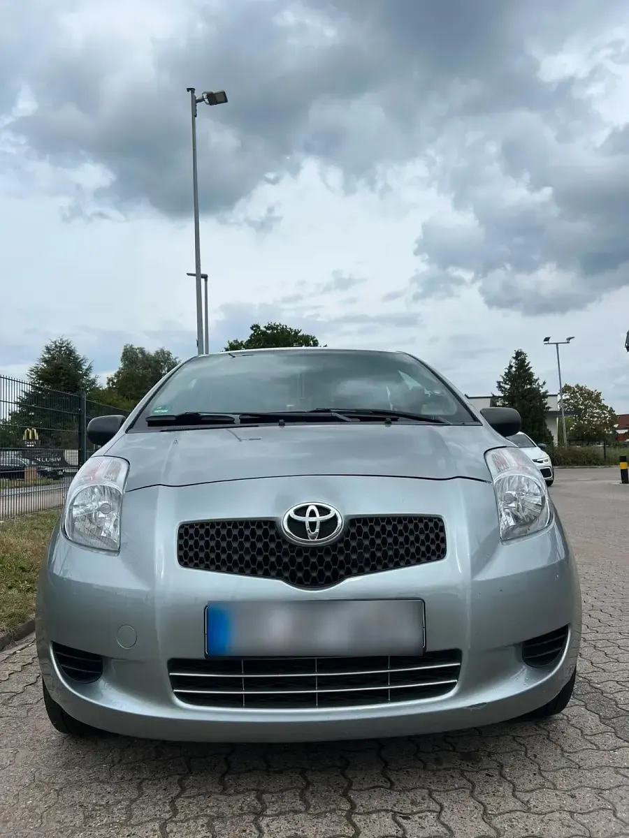 Gebraucht Toyota Yaris 69 PS (50 kW) 2006 Grau Kleinwagen