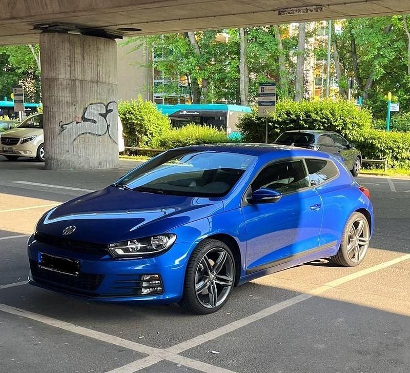 Blau Gebraucht 2017 VW Scirocco Sound Coupé | 11.000 € (Guter Preis) - Bild 1/4
