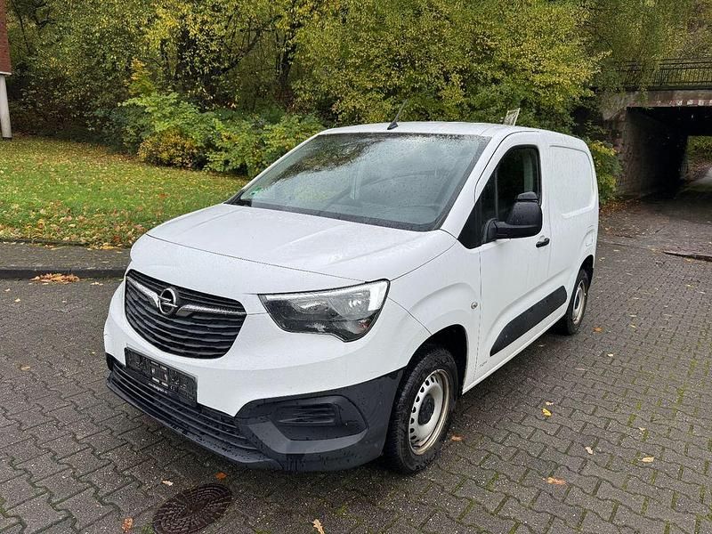 Weiß Gebraucht 2019 Opel Combo Selection Van / Kleinbus | 5.290 € (Etwas zu teuer) - Bild 1/4