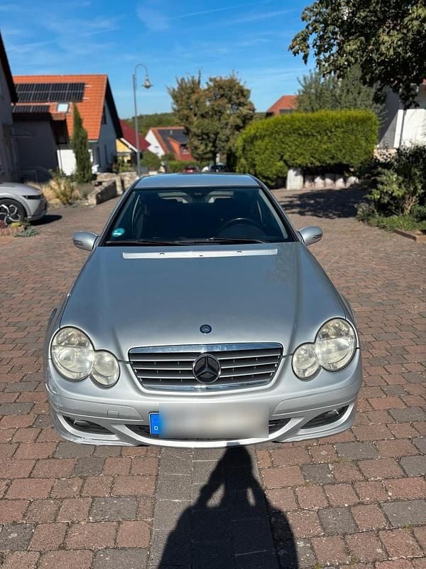 Silber Gebraucht 2005 Mercedes C220 Coupé | 2.599 € (Fairer Preis) - Bild 1/4
