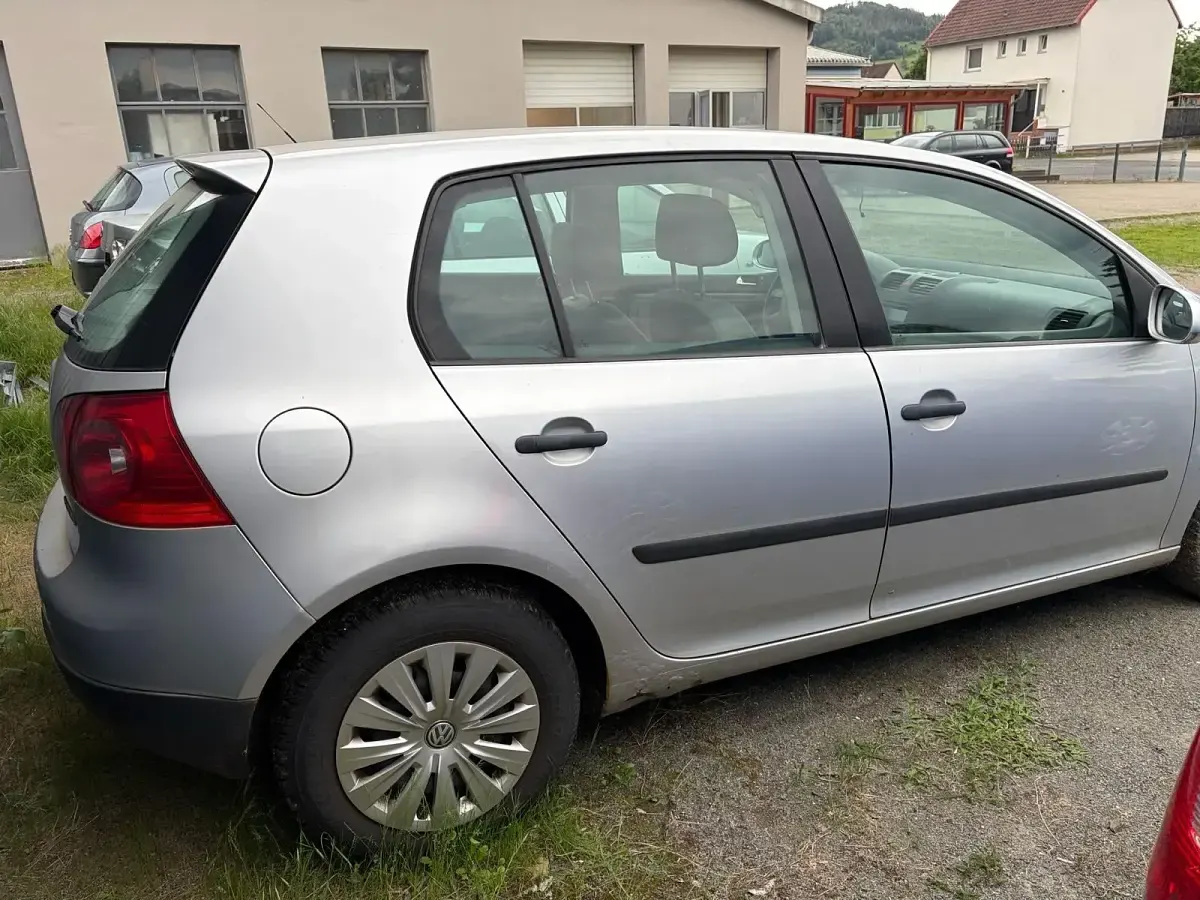 Gebraucht VW Golf IV 105 PS (77 kW) 2004 Silber Kleinwagen