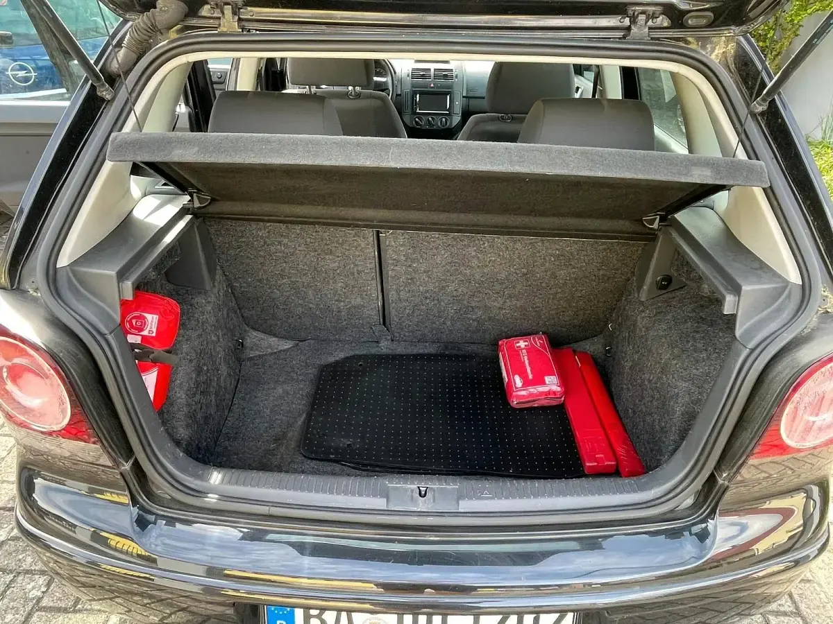 Käytetty VW Polo 69 HP (50 kW) 2008 Musta Viistoperä