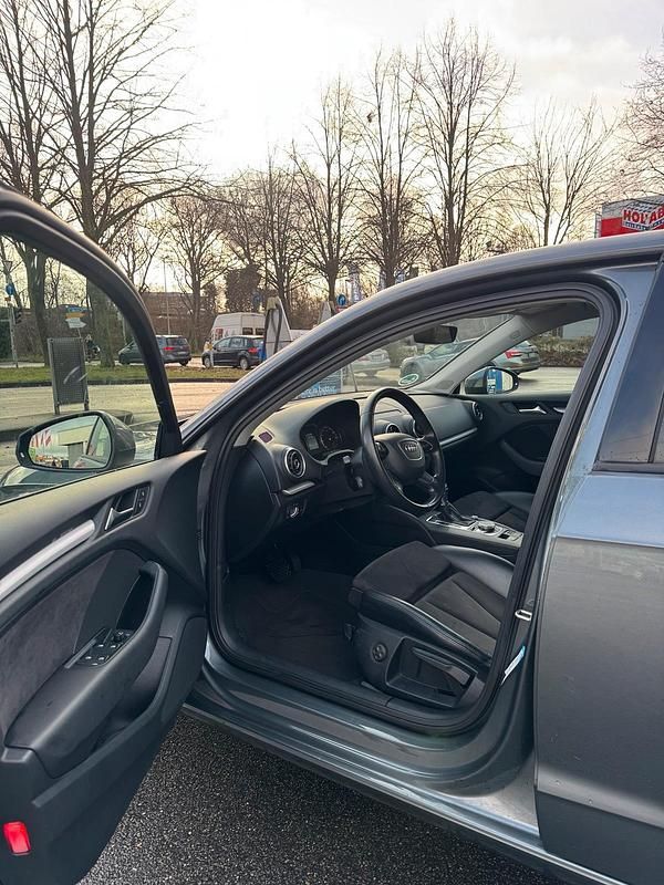 Gebraucht Audi A3 Sportback Design 150 PS (110 kW) 2015 Grau Kleinwagen