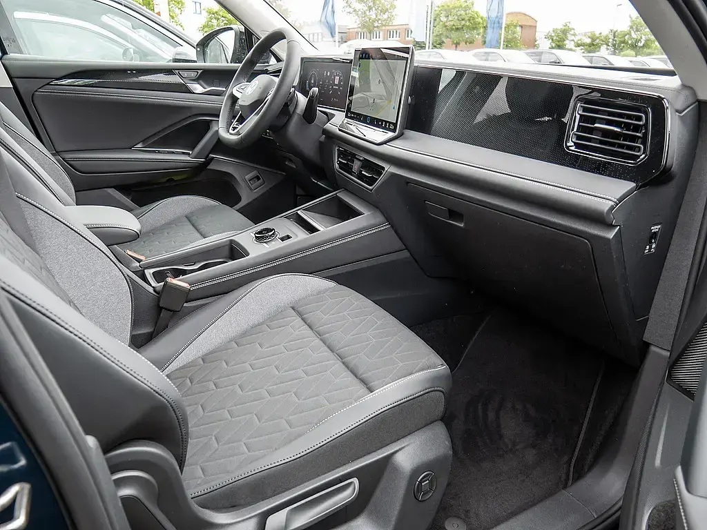 Neu VW Tiguan Life 204 PS (150 kW) 2026 Nightshade blue SUV
