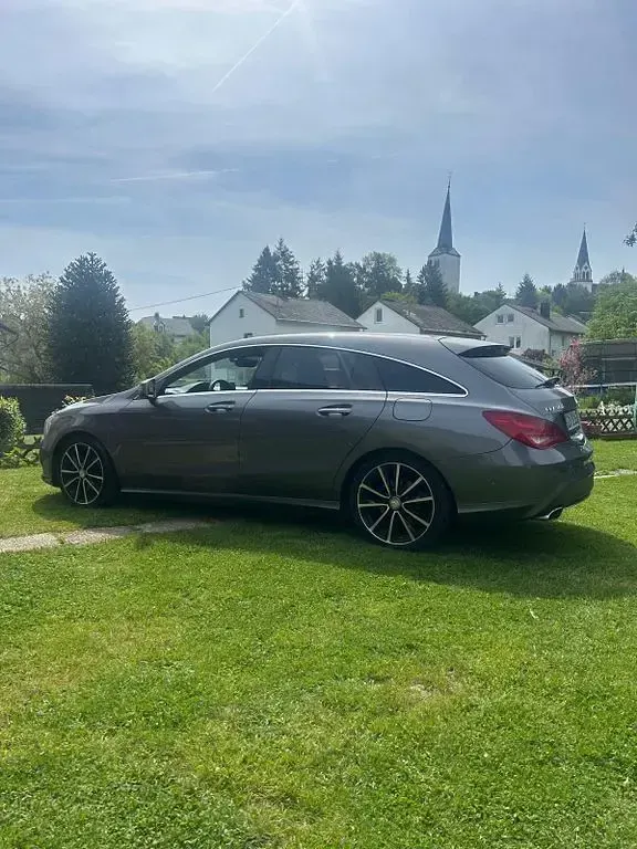 Gebraucht Mercedes CLA180 122 PS (89 kW) 2016 Grau Limousine