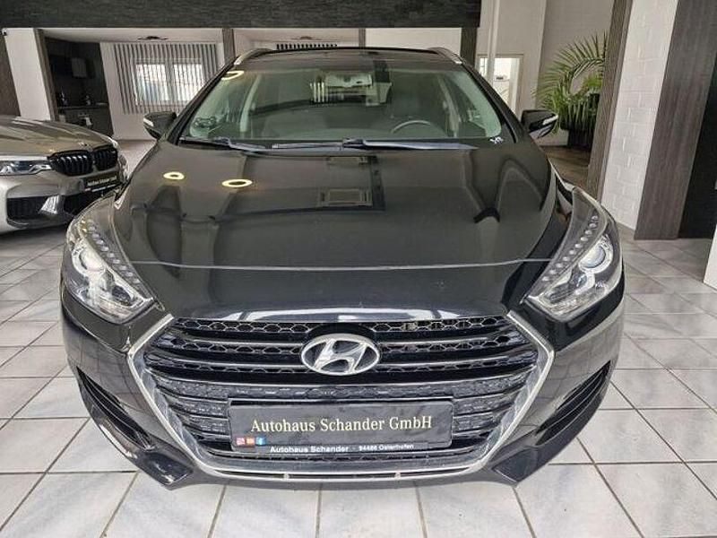 Gebraucht Hyundai i40 141 PS (103 kW) 2017 Schwarz Kombi