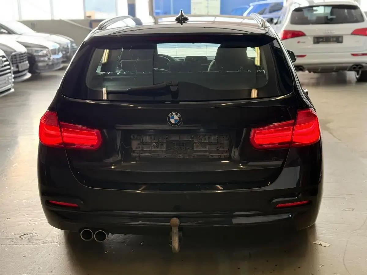 Gebraucht BMW 320 Advantage 190 PS (139 kW) 2019 Schwarz Kombi