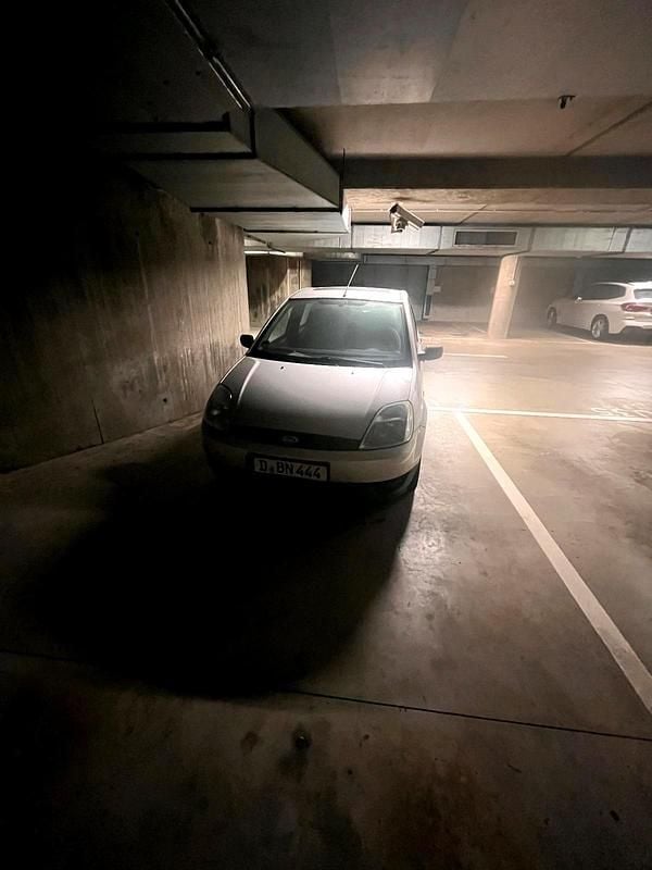 Silber Gebraucht 2003 Ford Fiesta Kleinwagen | 300 € (Superpreis) - Bild 1/4