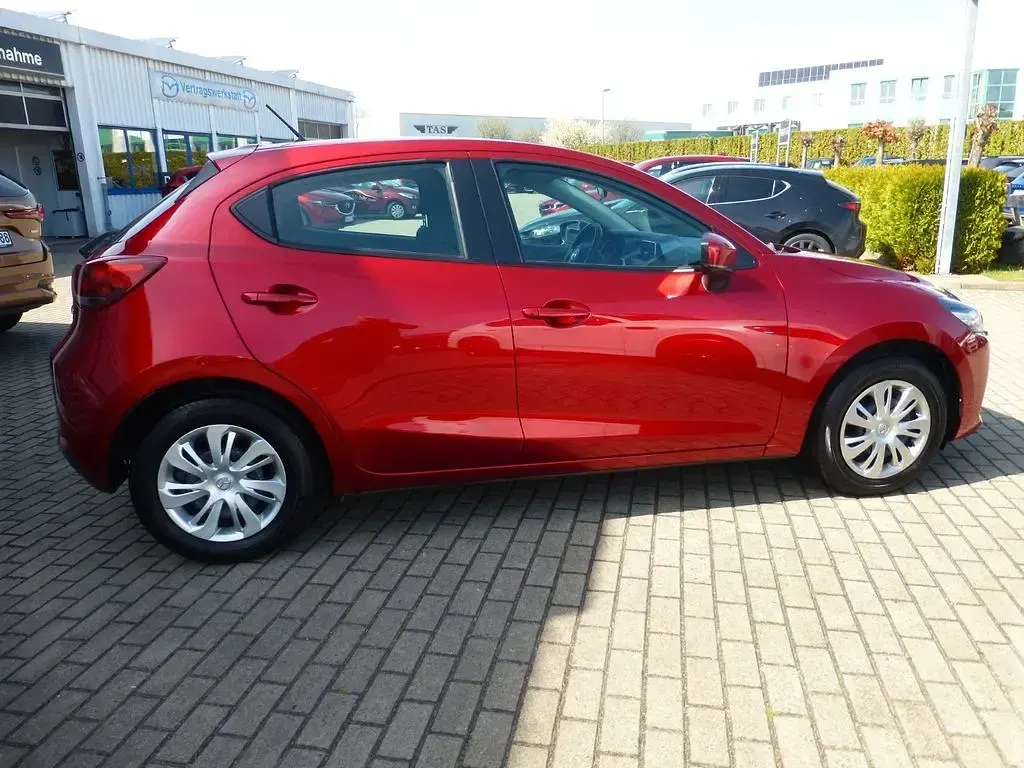 Gebraucht Mazda 2 Center-Line 75 PS (55 kW) 2020 Rot Limousine