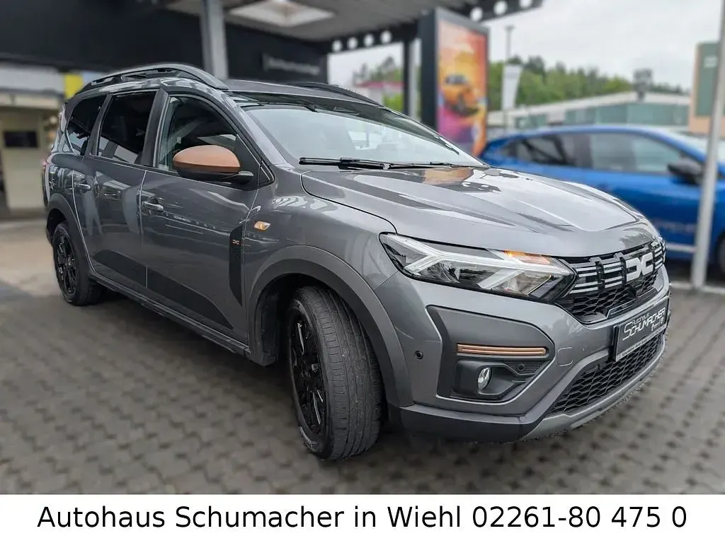 Gebraucht Dacia Jogger Extreme 110 PS (80 kW) 2025 Grau Van / Kleinbus