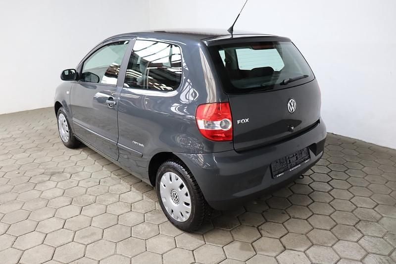 Gebraucht VW Fox Refresh 54 PS (39 kW) 2010 Grau Kleinwagen